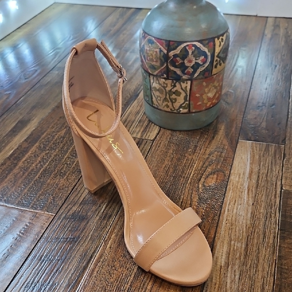 Lulu's Taylor Naked Chunky Block Heel‎ Sandals - Picture 10 of 11